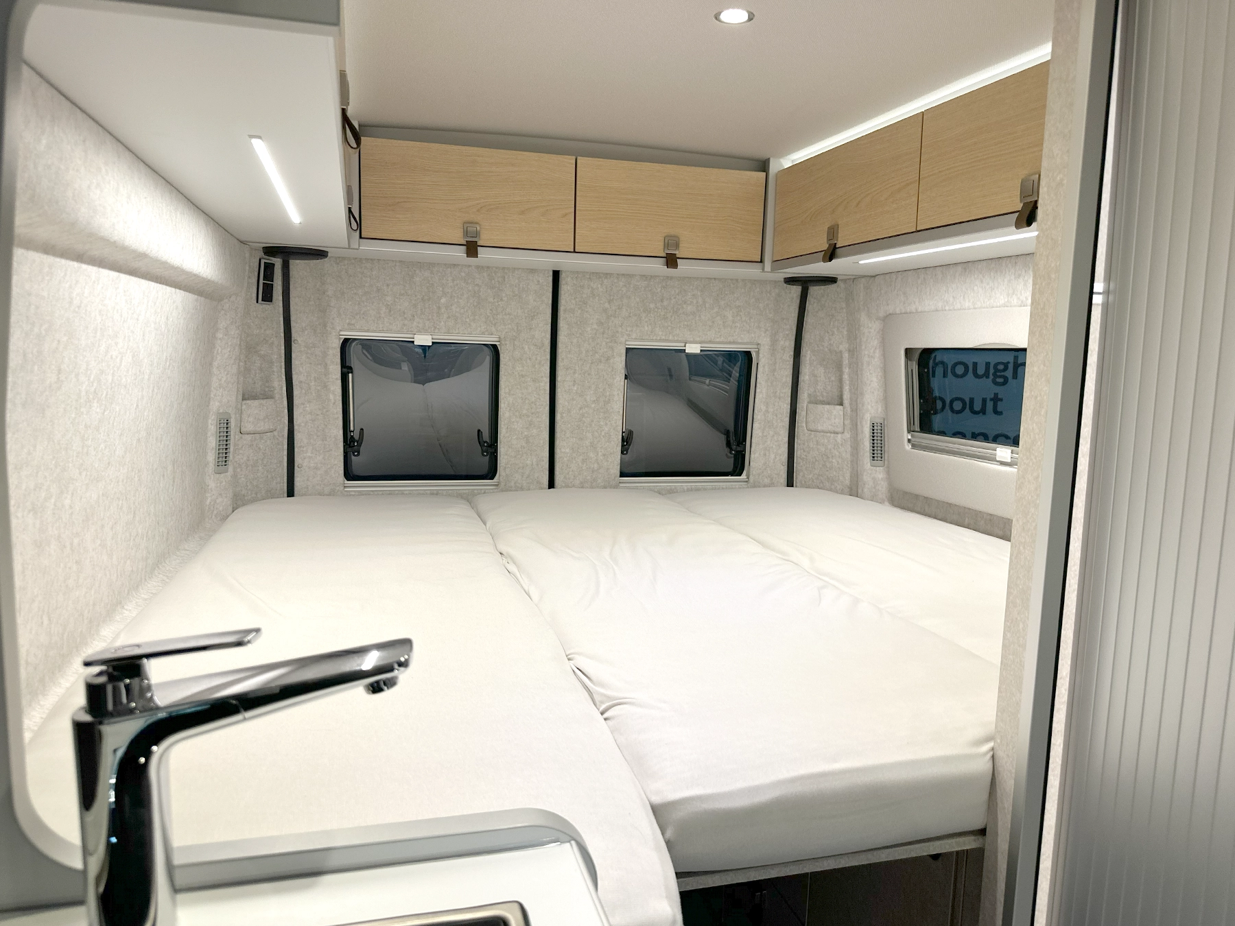 Hymer Yosemite Pop-Top Rear Beds