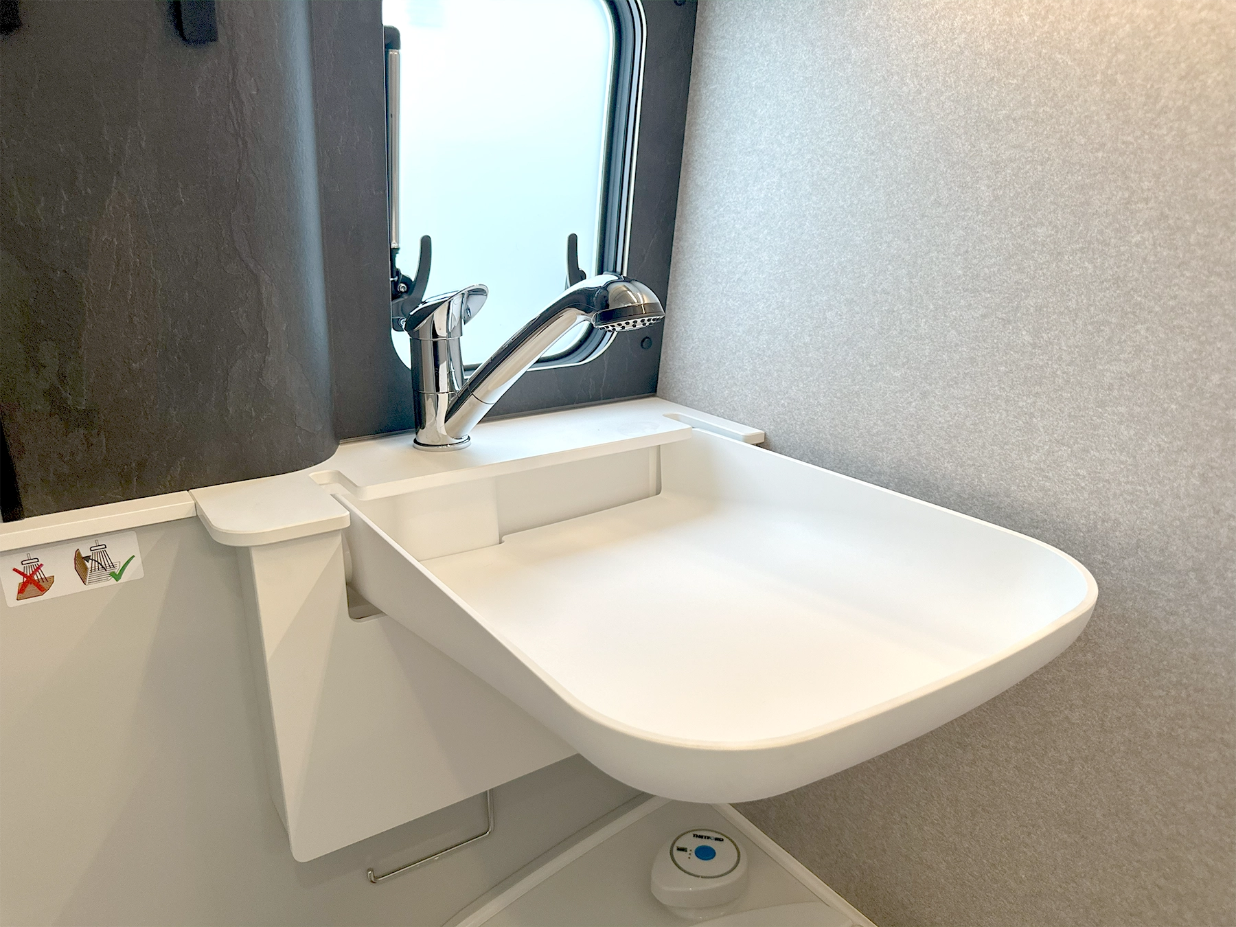 Grand Canyon S Pop Top 4x4 Bathroom Sink
