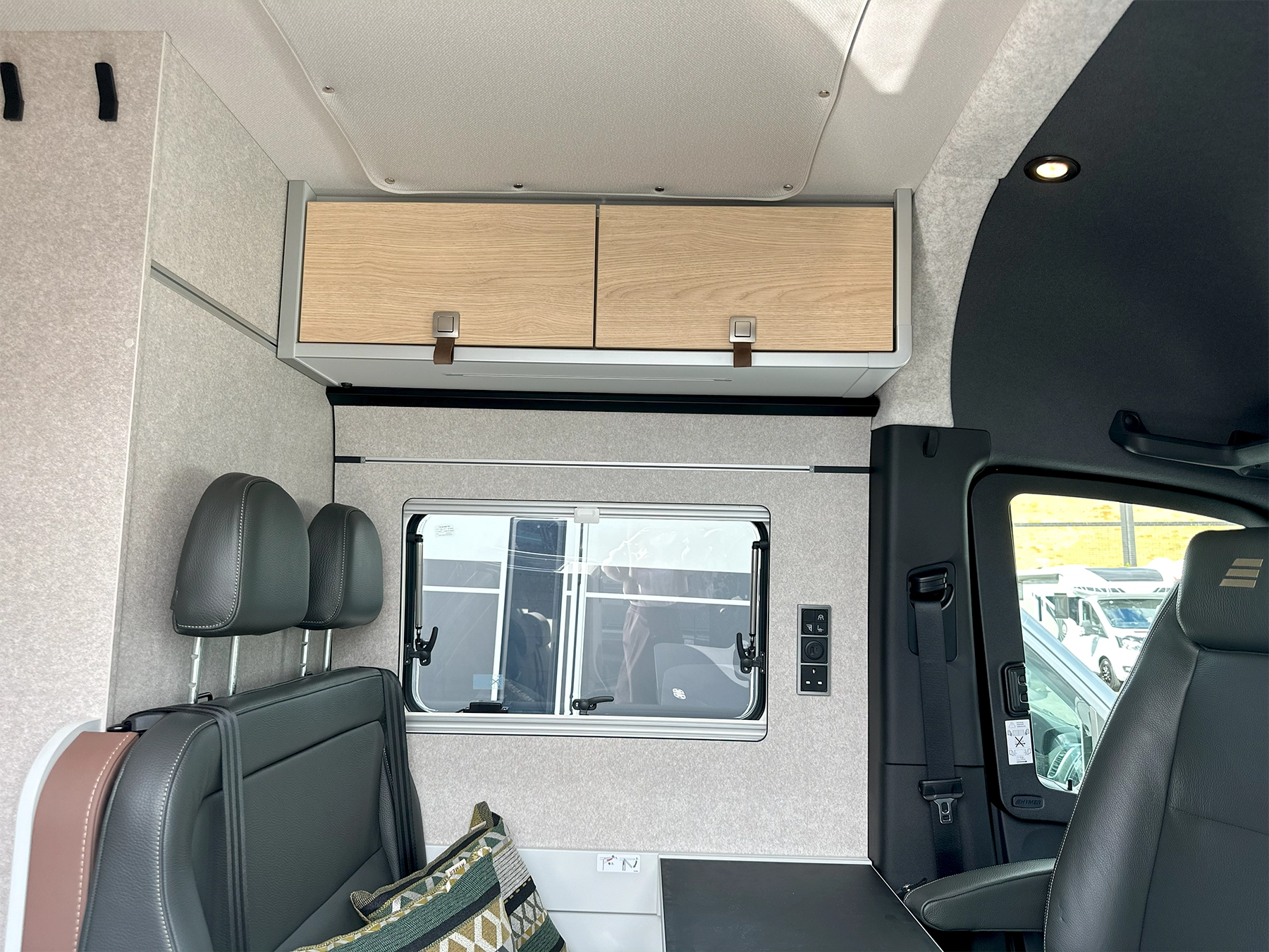 Grand Canyon S Pop Top 4x4 Lounge Area Storage