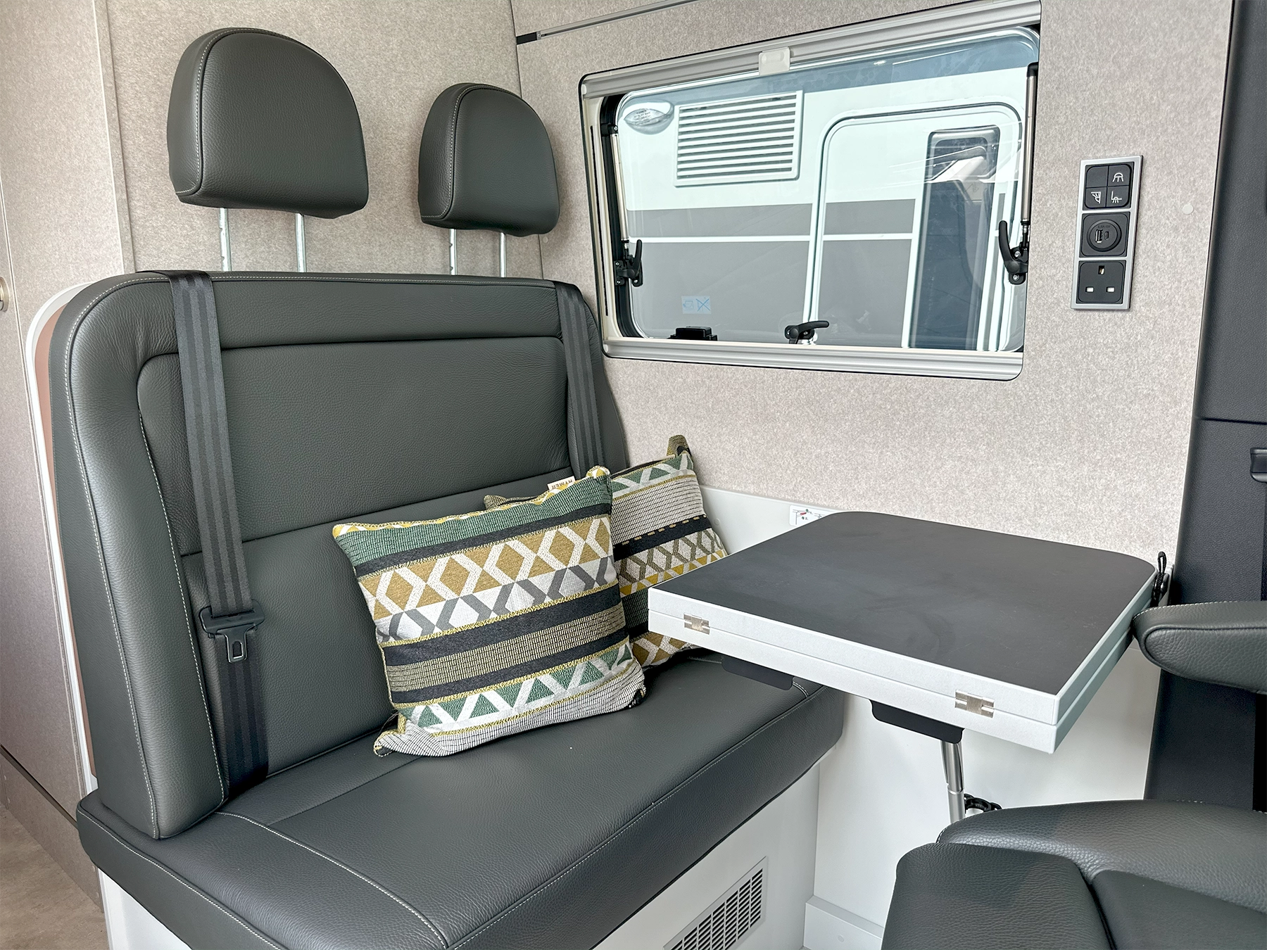 Grand Canyon S Pop Top 4x4 Lounge Seats