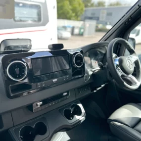 Grand Canyon S Pop Top 4x4 Steering Wheel & Multimedia System