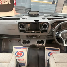 Hymer ML-T 570 Drivers Cab