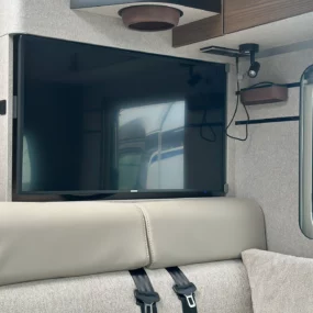 Hymer ML-T 580 TV Lounge Area