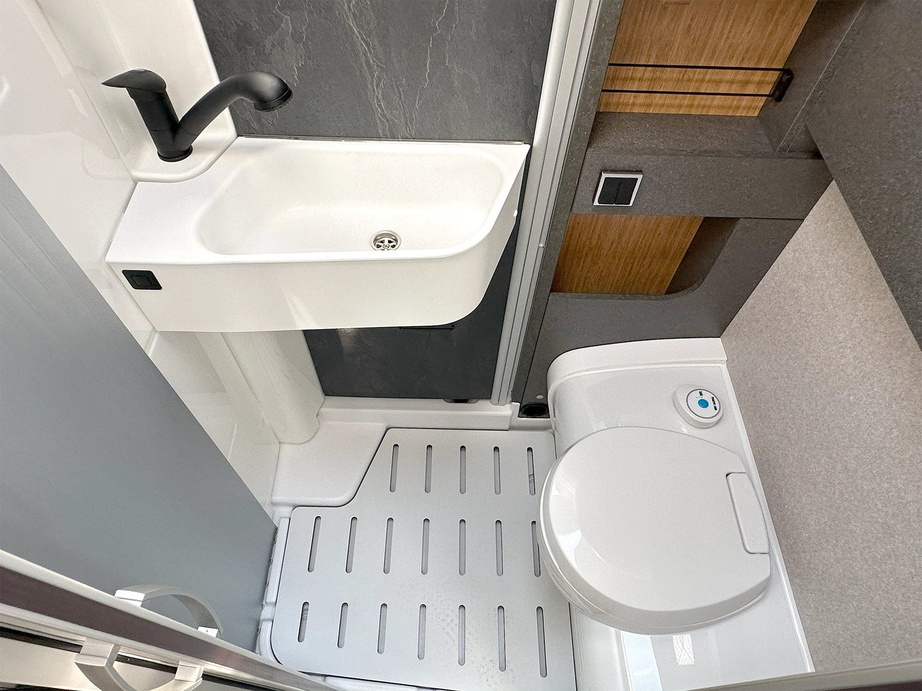 Hymer ML-T 570 Xperience Bathroom