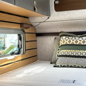 Hymer ML-T 570 Xperience Bedroom Window