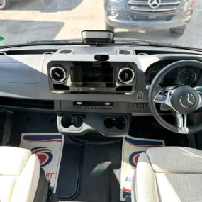 Hymer ML-T 570 Xperience Drivers Cab