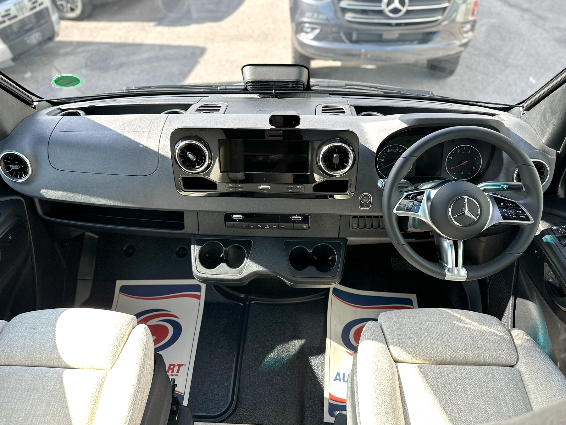 Hymer ML-T 570 Xperience Drivers Cab