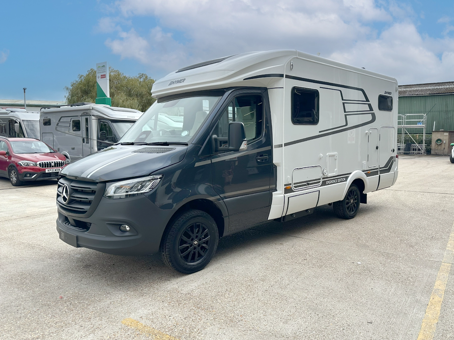 Hymer ML-T 570 Xperience Exterior Front Right Side