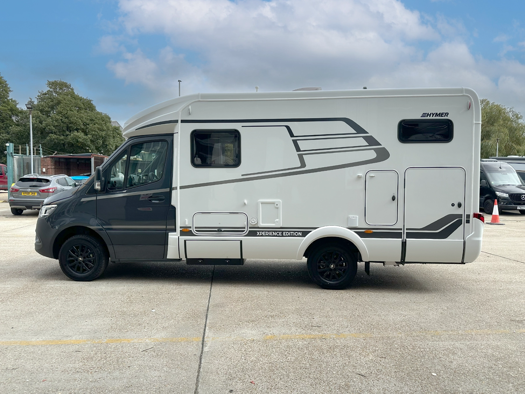 Hymer ML-T 570 Xperience Exterior Right Side