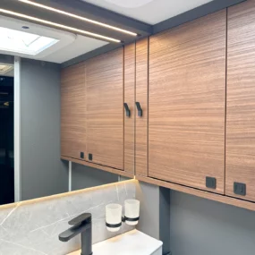 Hymer B-MC T 600 Bathroom Mirror & Cupboards