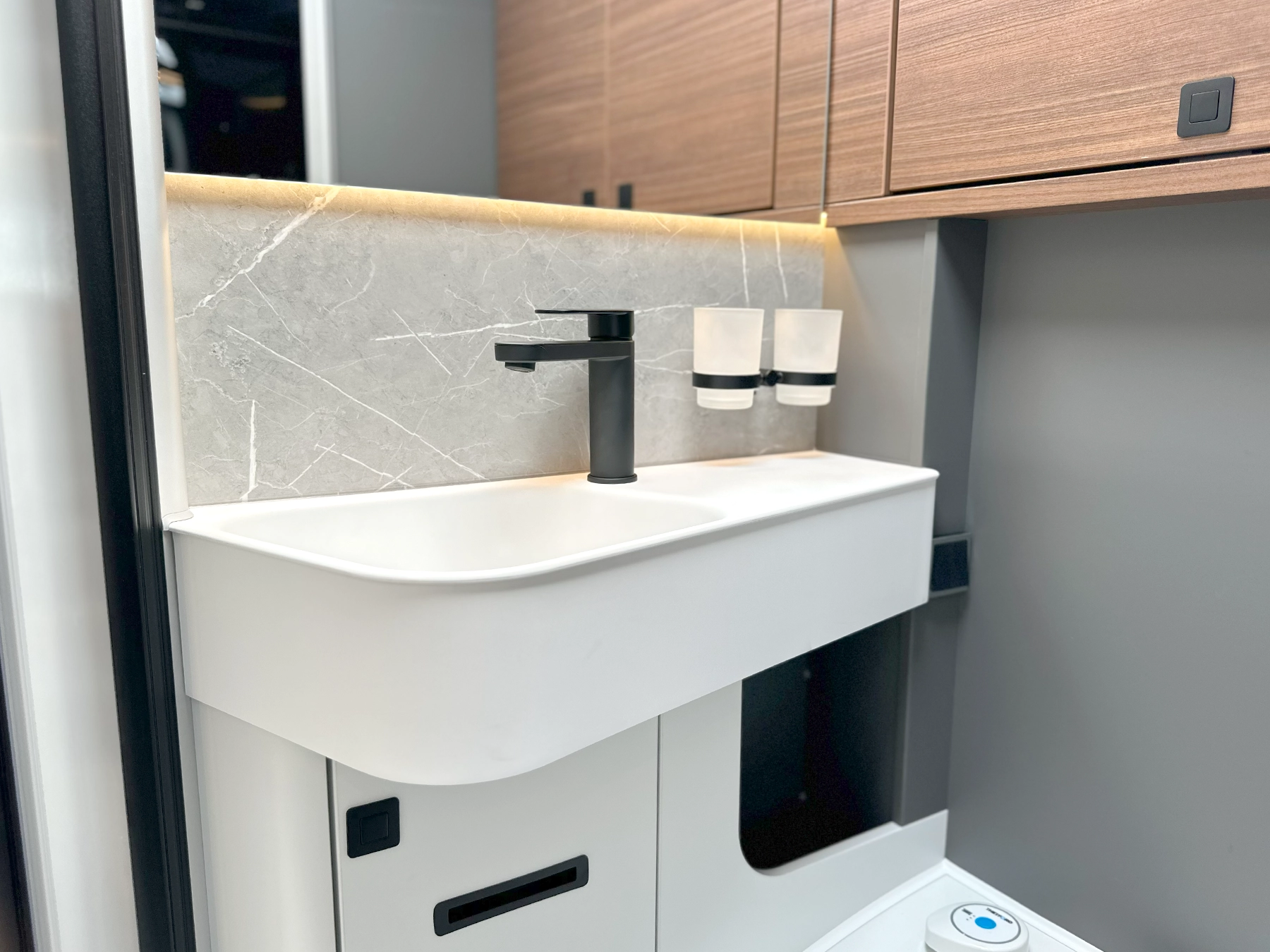 Hymer B-MC T 600 Bathroom Sink