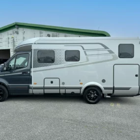 Hymer B-MC T 600 Exterior Left Side