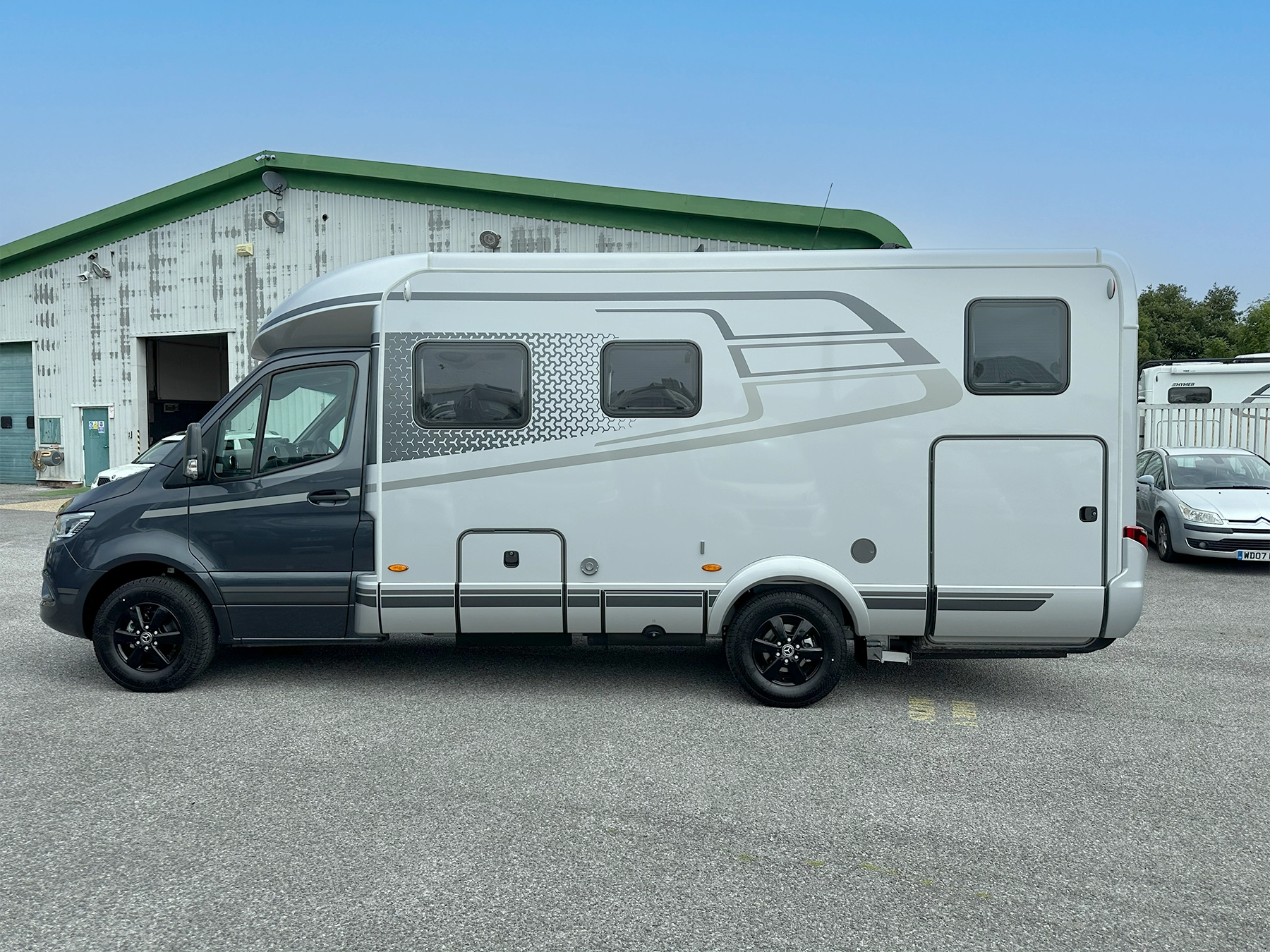 Hymer B-MC T 600 Exterior Left Side