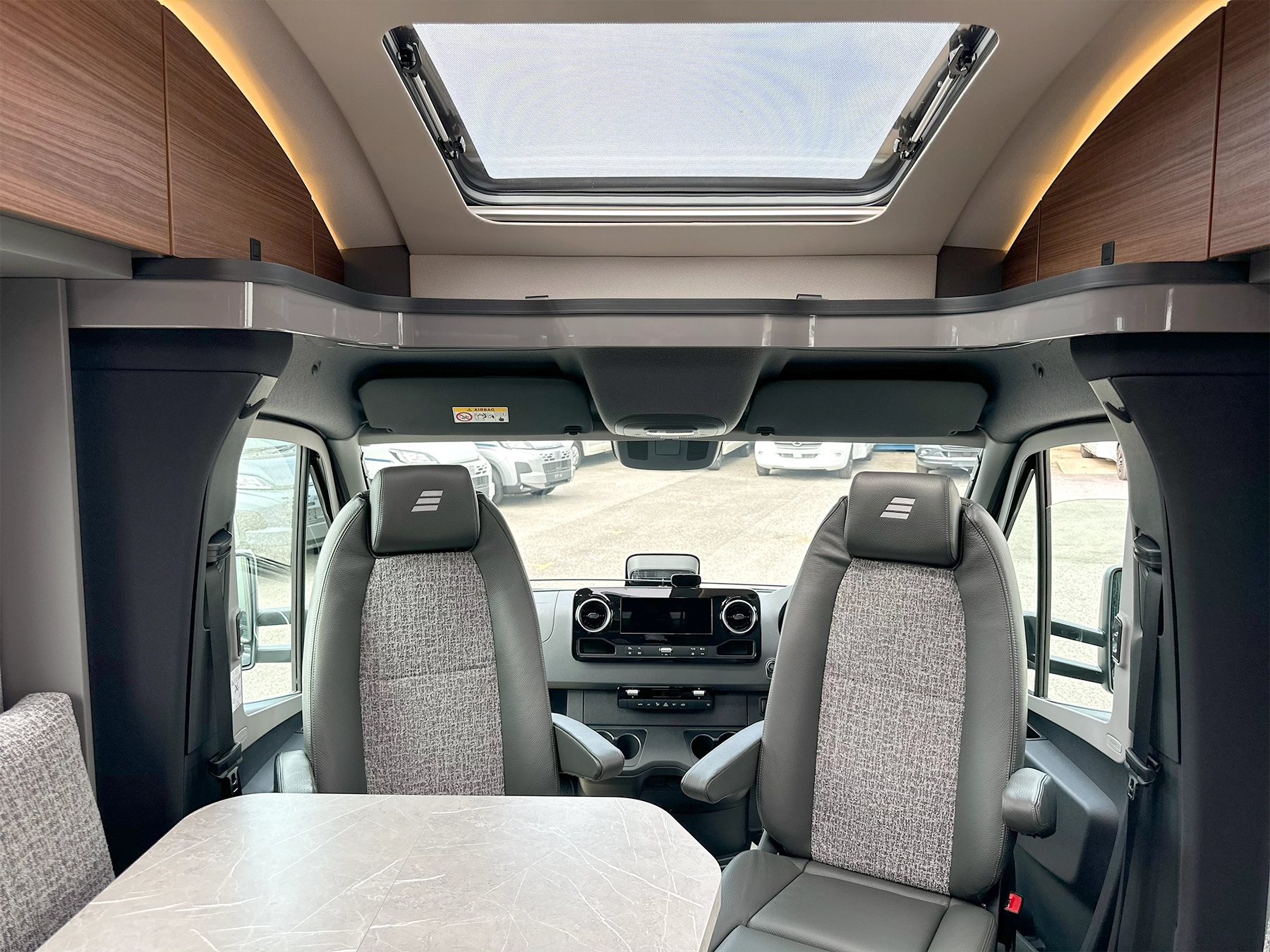 Hymer B-MC T 600 Lounge Area