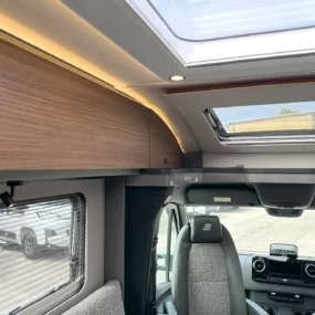 Hymer B-MC T 600 Overhead Cupboards