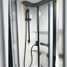 Hymer B-MC T 600 Shower