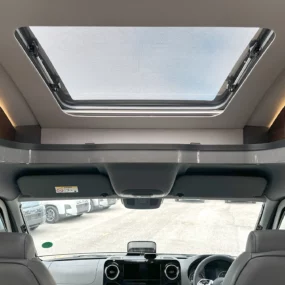 Hymer B-MC T 600 Skylight Over Drivers Cab