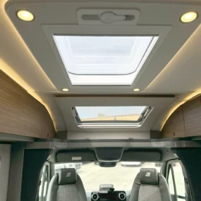 Hymer B-MC T 600 Skylights