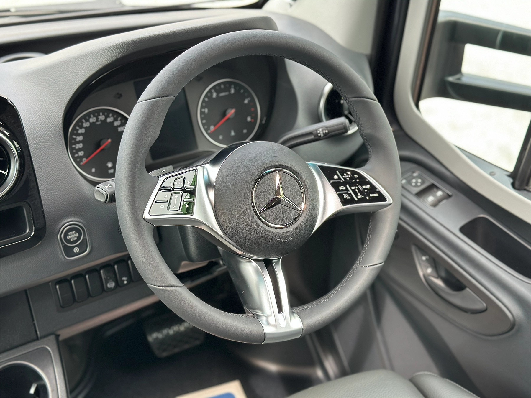 Hymer B-MC T 600 Steering Wheel