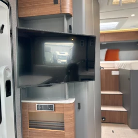 Hymer B-MC T 600 TV in Lounge