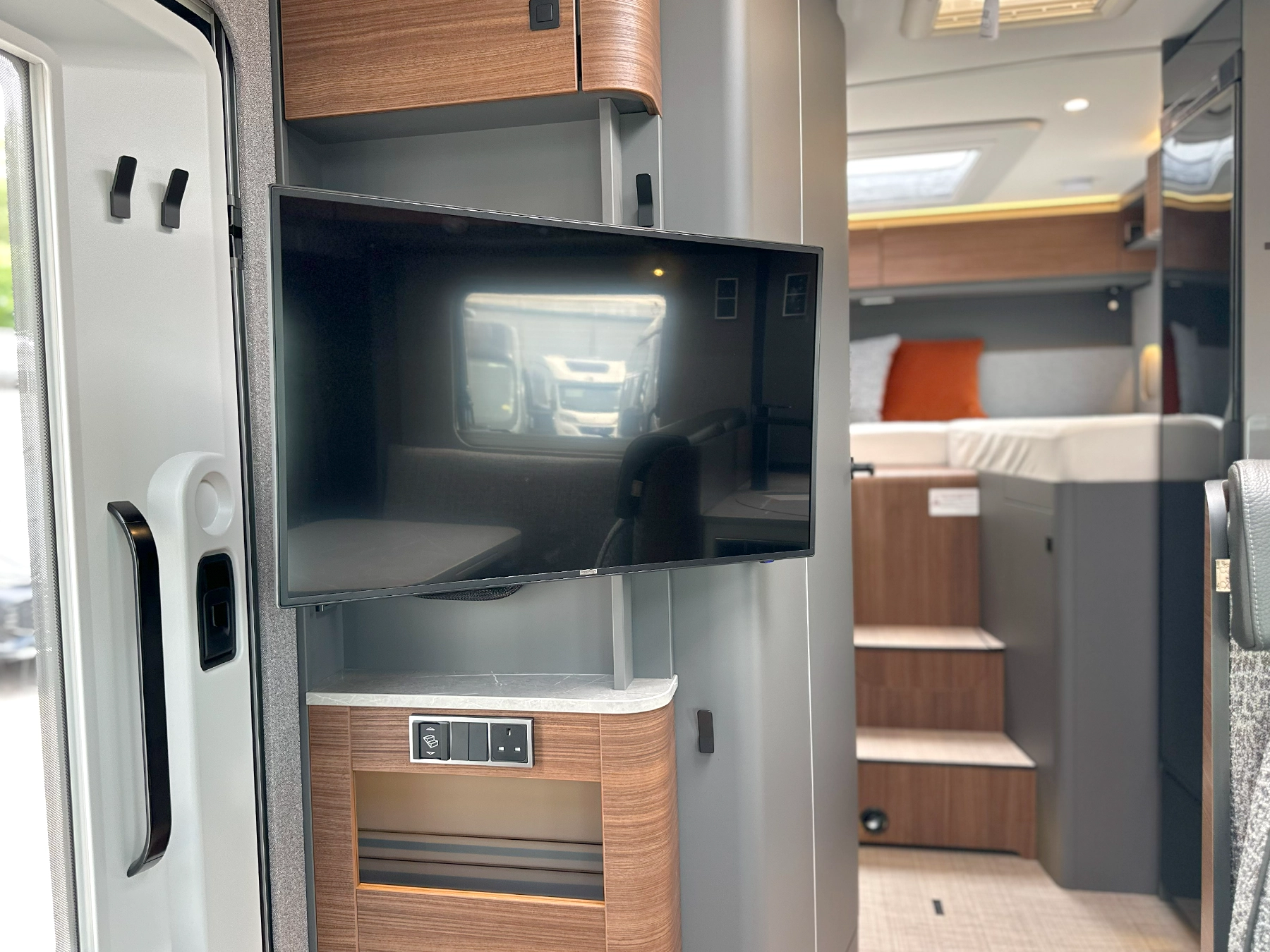 Hymer B-MC T 600 TV in Lounge