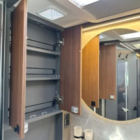 Hymer B-MC T 680 Bathroom Mirror & Cupboard