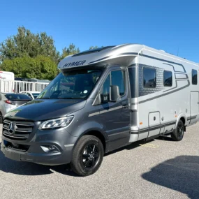 Hymer B-MC T 680 Exterior Front Right Side