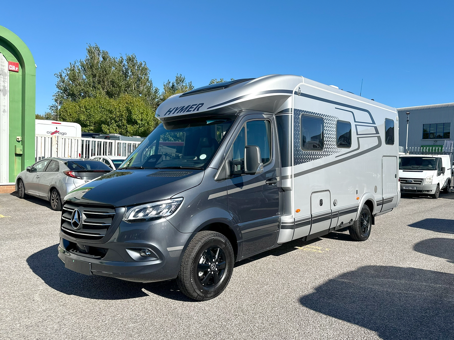 Hymer B-MC T 680 Exterior Front Right Side