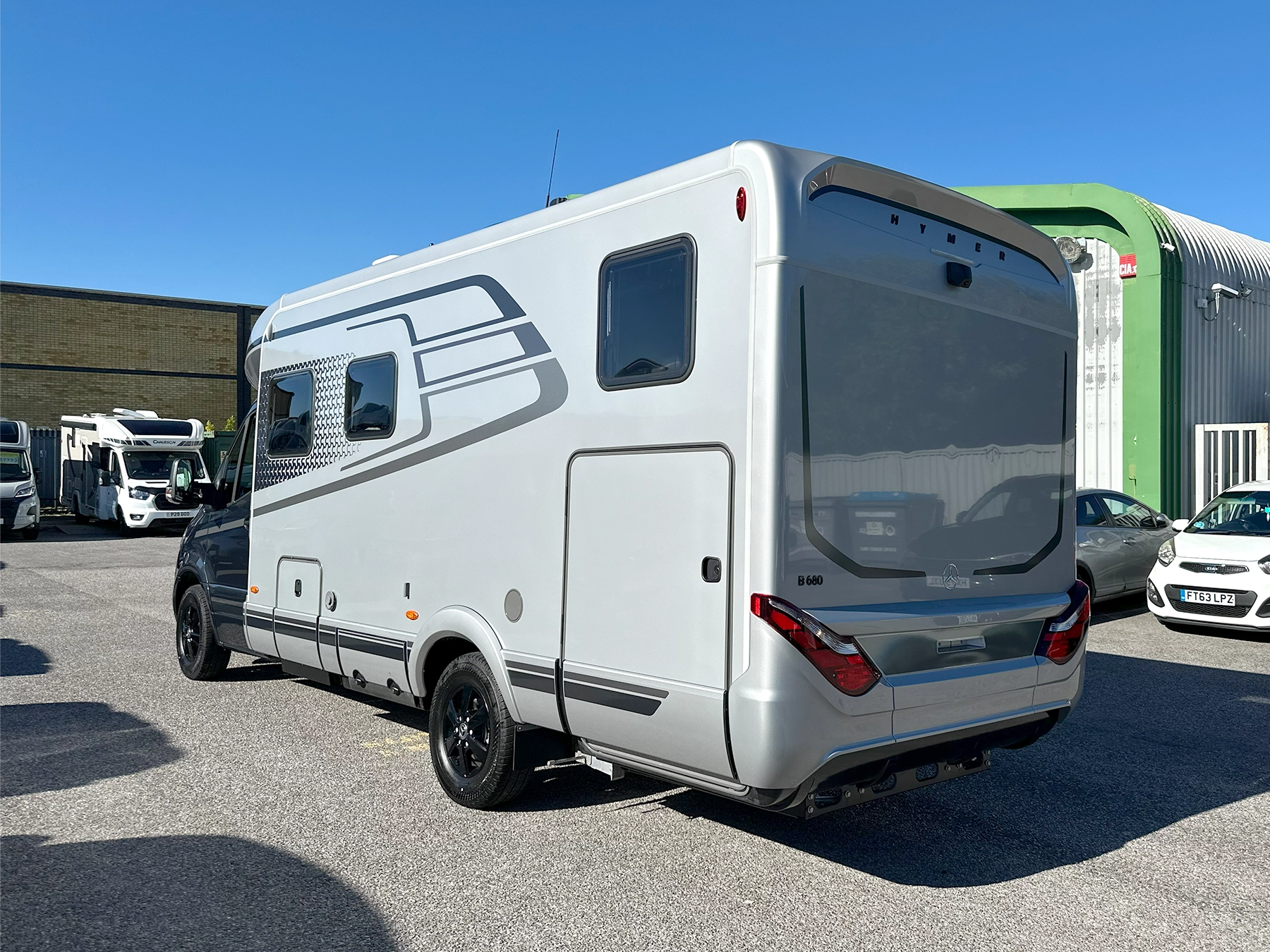 Hymer B-MC T 680 Exterior Rear Right Side