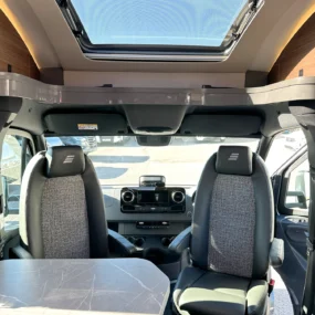 Hymer B-MC T 680 Front Swivel Cab Seats