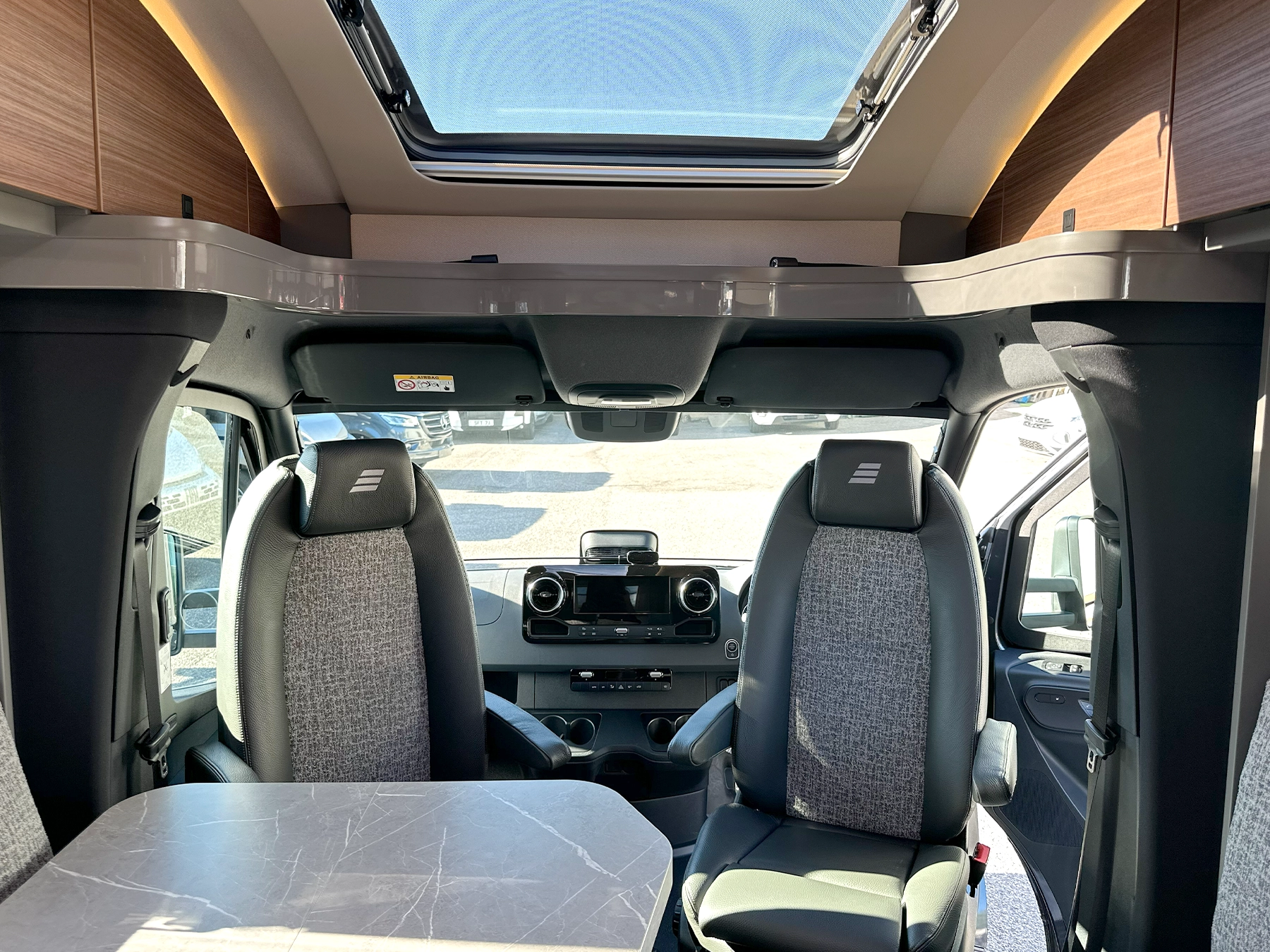 Hymer B-MC T 680 Front Swivel Cab Seats