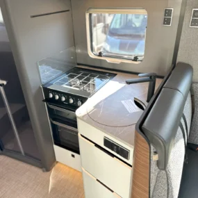 Hymer B-MC T 680 Kitchen Area