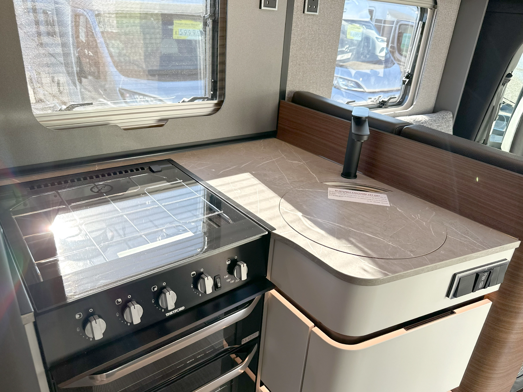 Hymer B-MC T 680 Kitchen Worktop