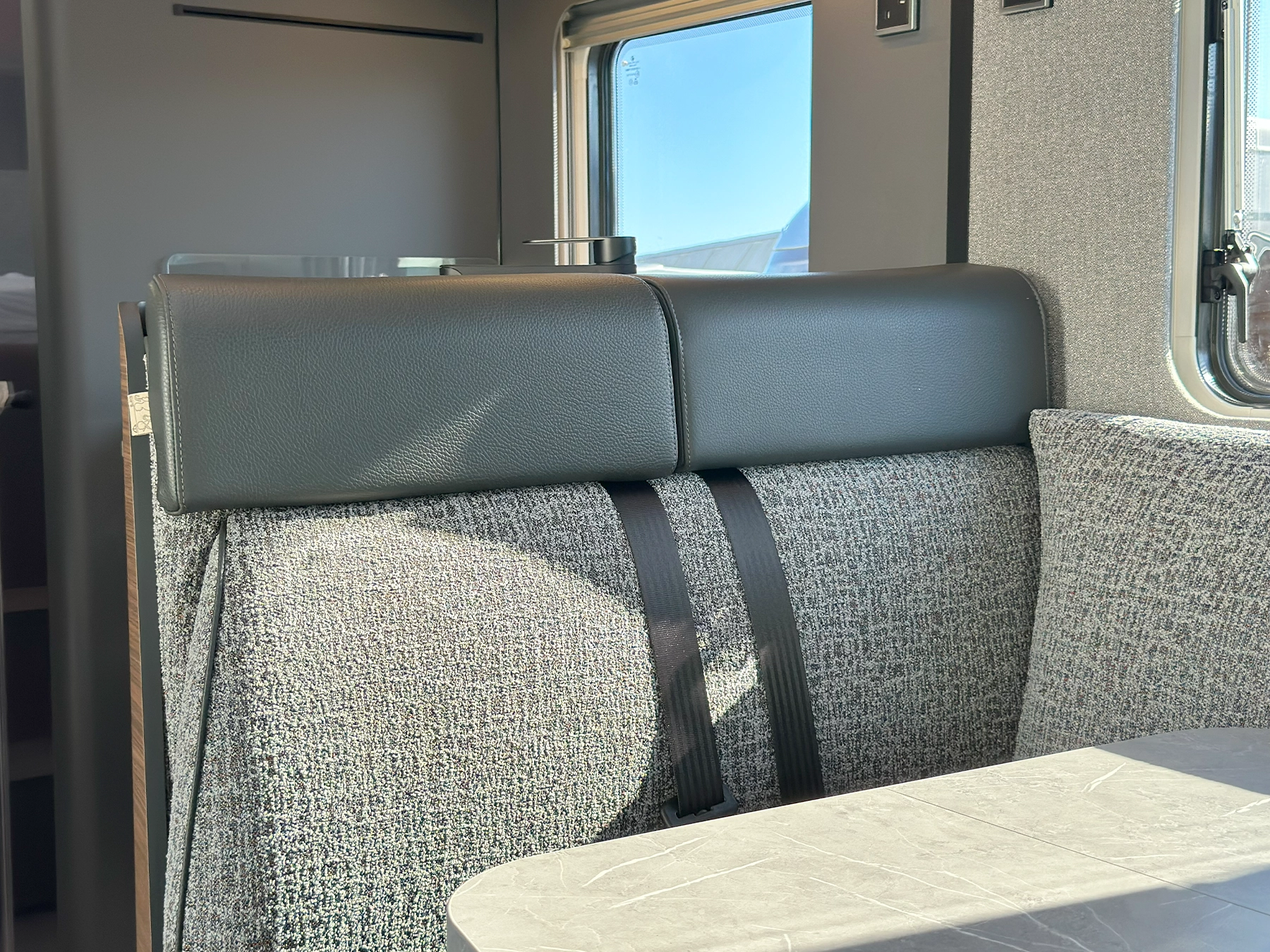 Hymer B-MC T 680 Lounge Seats