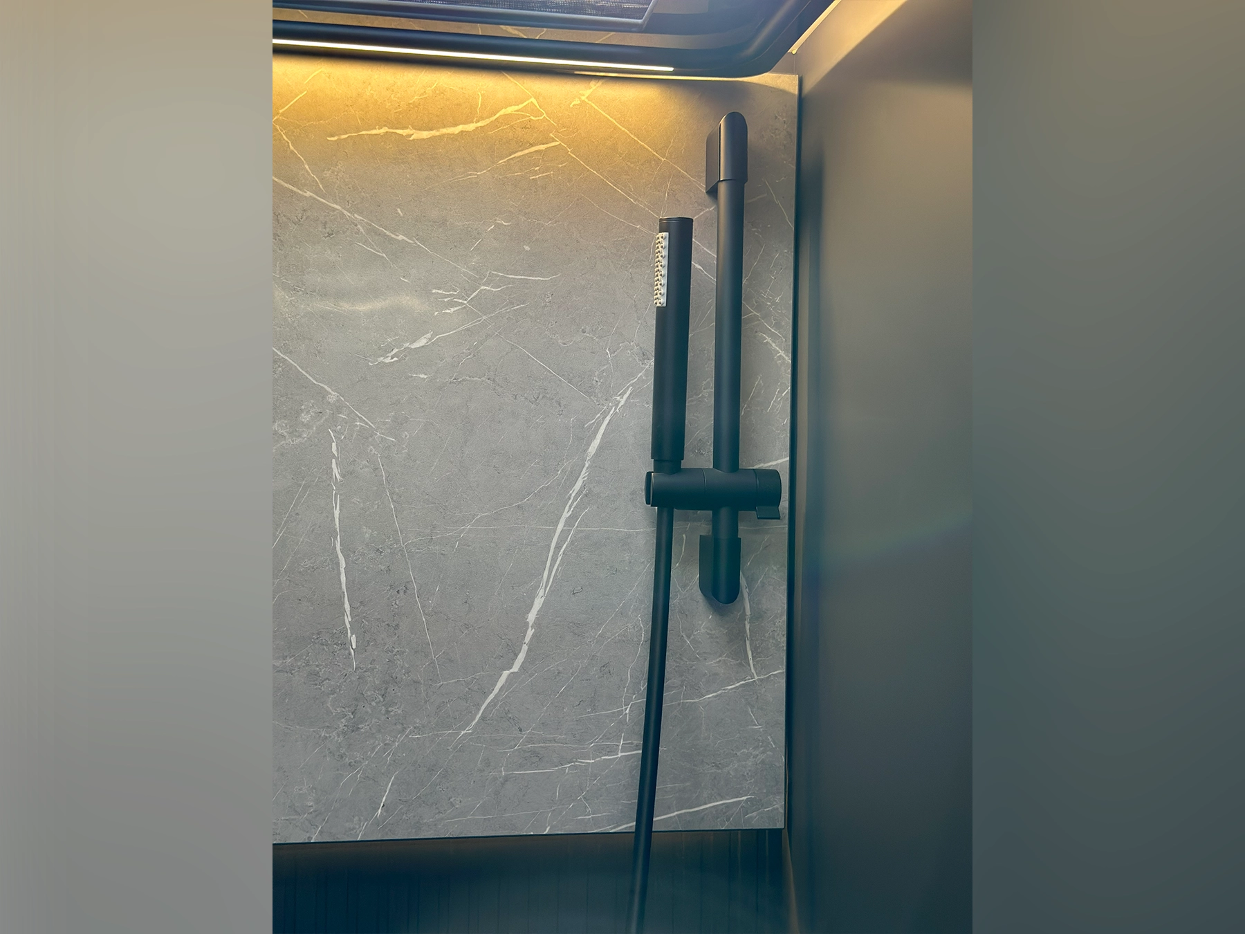 Hymer B-MC T 680 Shower Head