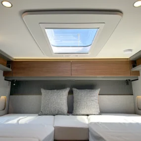 Hymer B-MC T 680 Skylight Over Bed