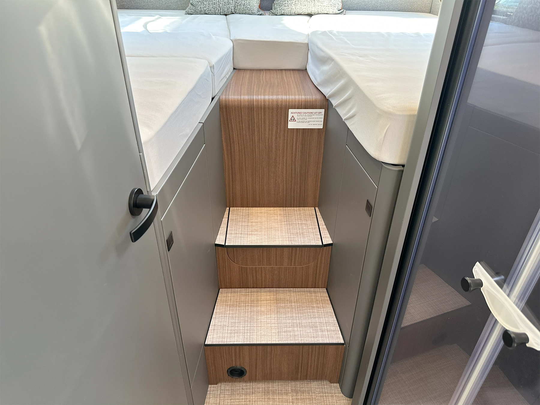 Hymer B-MC T 680 Step Access To Bed