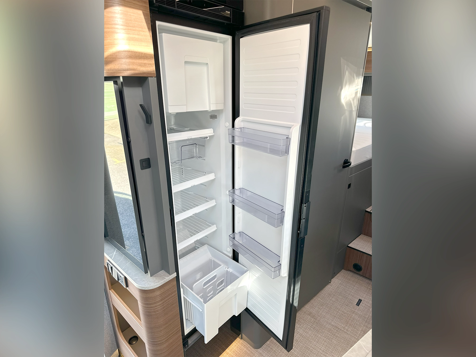 Hymer B-MC T 680 Thetford Fridge Freezer