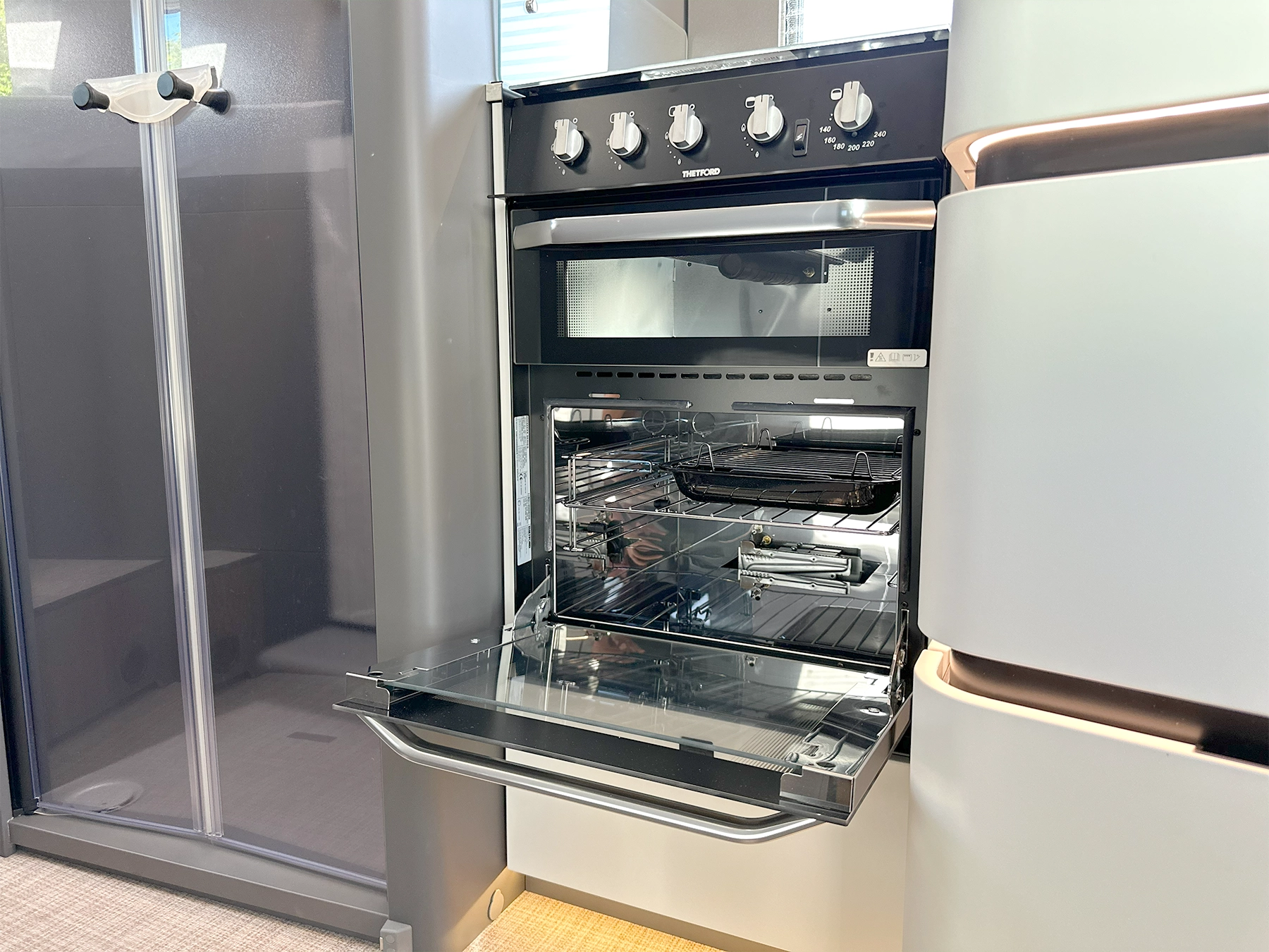 Hymer B-MC T 680 Thetford Oven