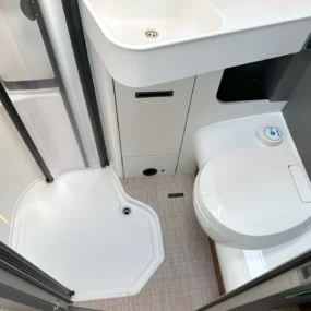 Hymer B-MC I 600 Bathroom