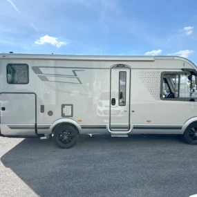 Hymer B-MC I 600 Exterior Left Side