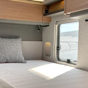 Hymer B-MC I 600 Rear Window