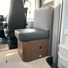 Hymer B-MC I 600 Side Seat Lounge