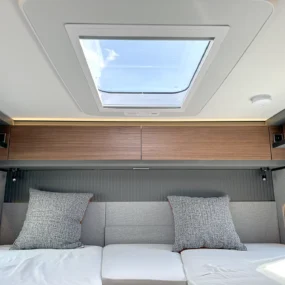 Hymer B-MC I 600 Skylight Over Bed