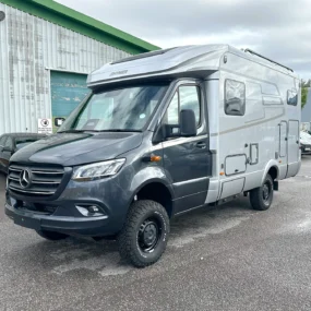 Hymer ML-T 570 Exterior Front Right Side