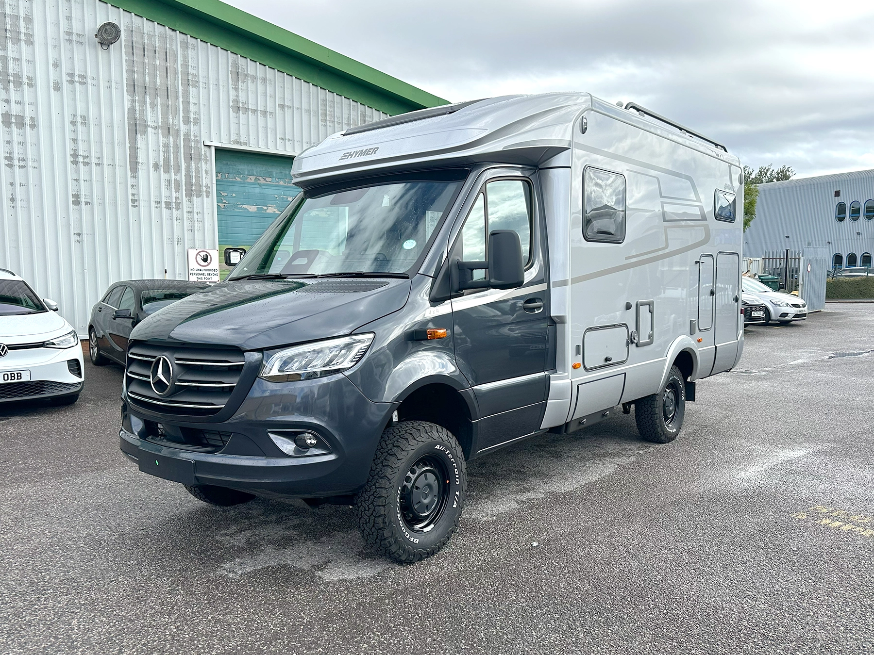 Hymer ML-T 570 Exterior Front Right Side