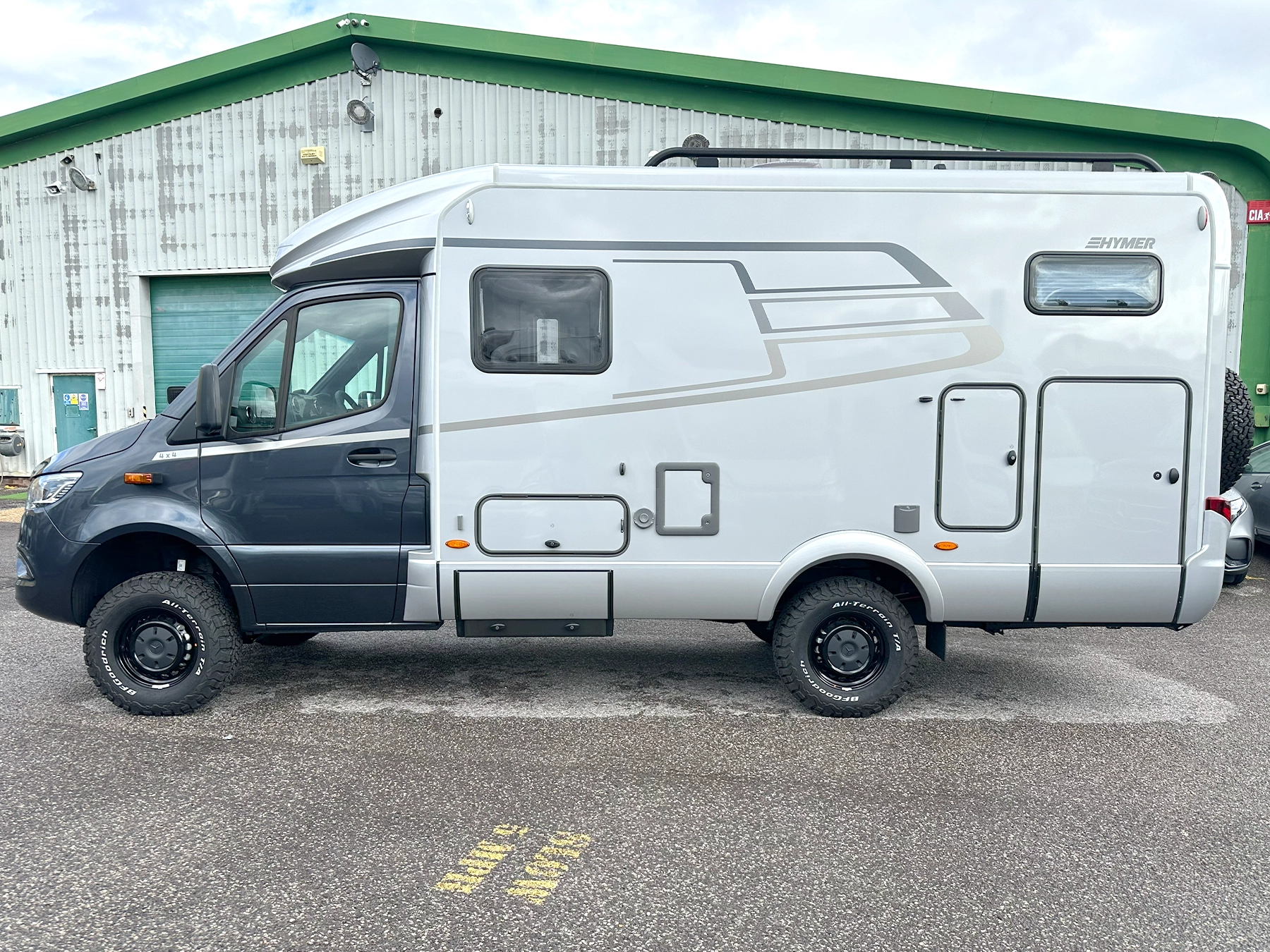 Hymer ML-T 570 Exterior Right Side