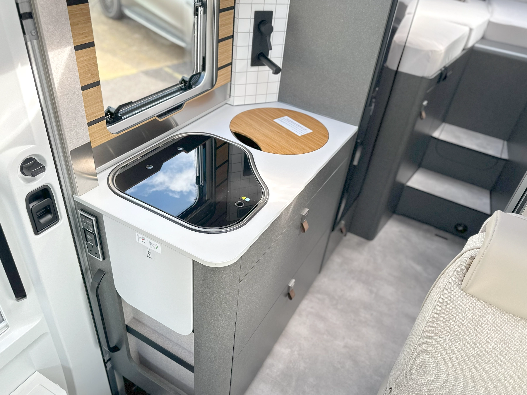 Hymer ML-T 570 Kitchen Area