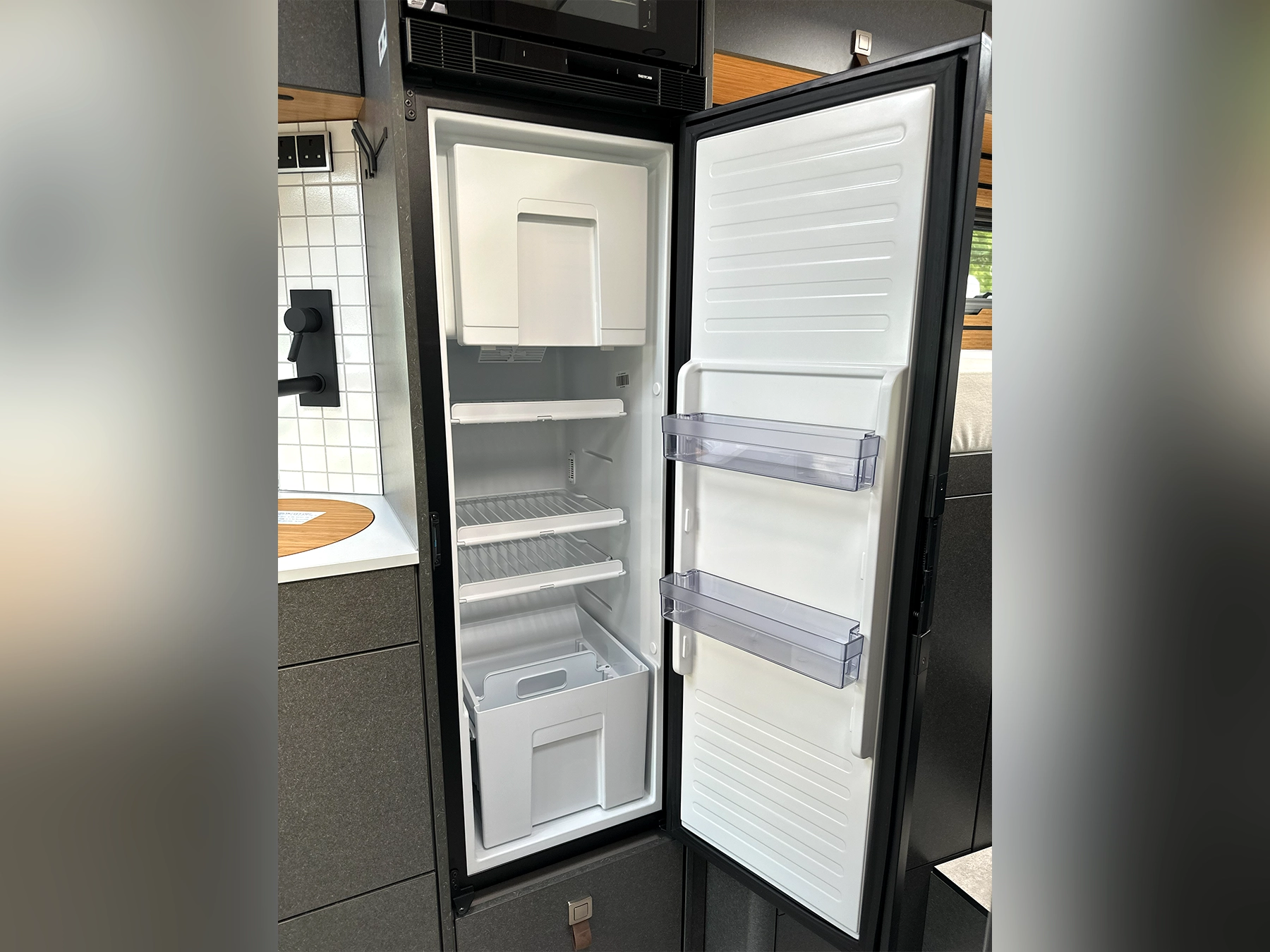 Hymer ML-T 570 Kitchen Thetford Fridge Freezer