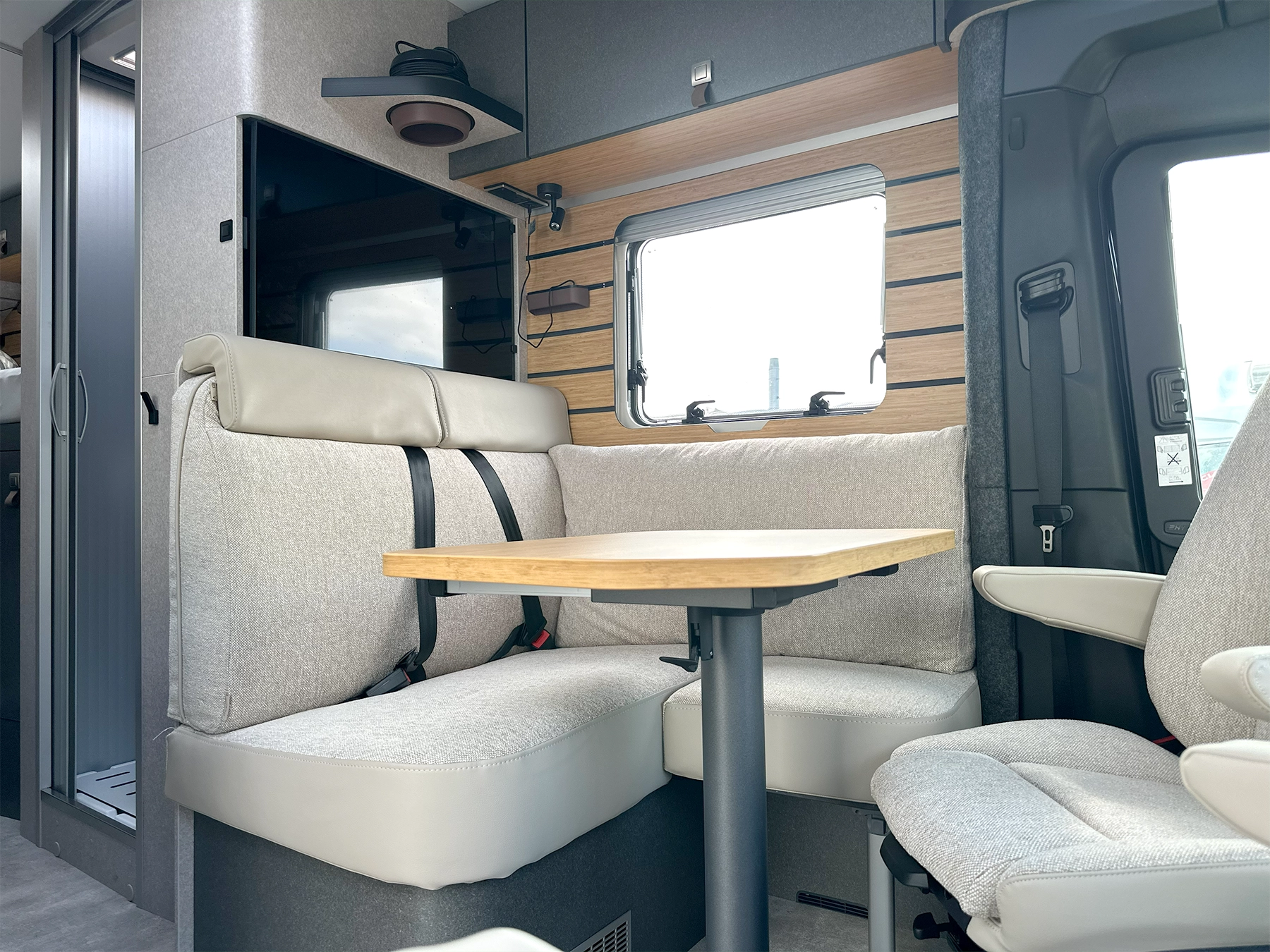 Hymer ML-T 570 Lounge Area